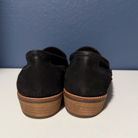 Women's Earth Ella Black Loafers - Picture 5 of 8